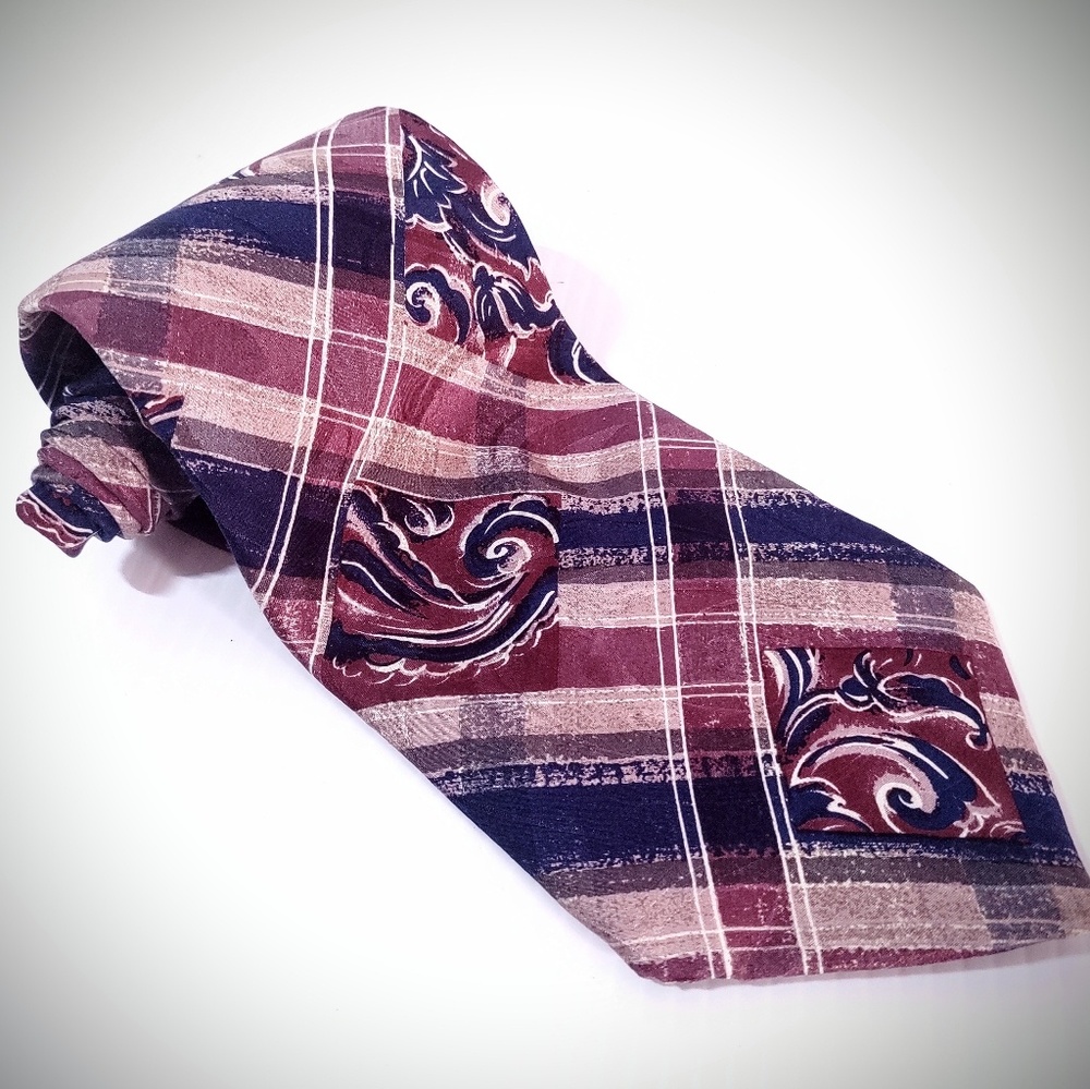 Bernardo for couture USA made silk tie 55"